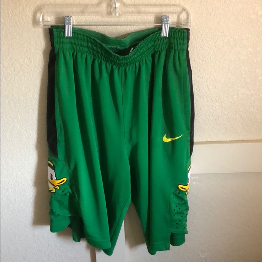 Nike Oregon shorts size M medium